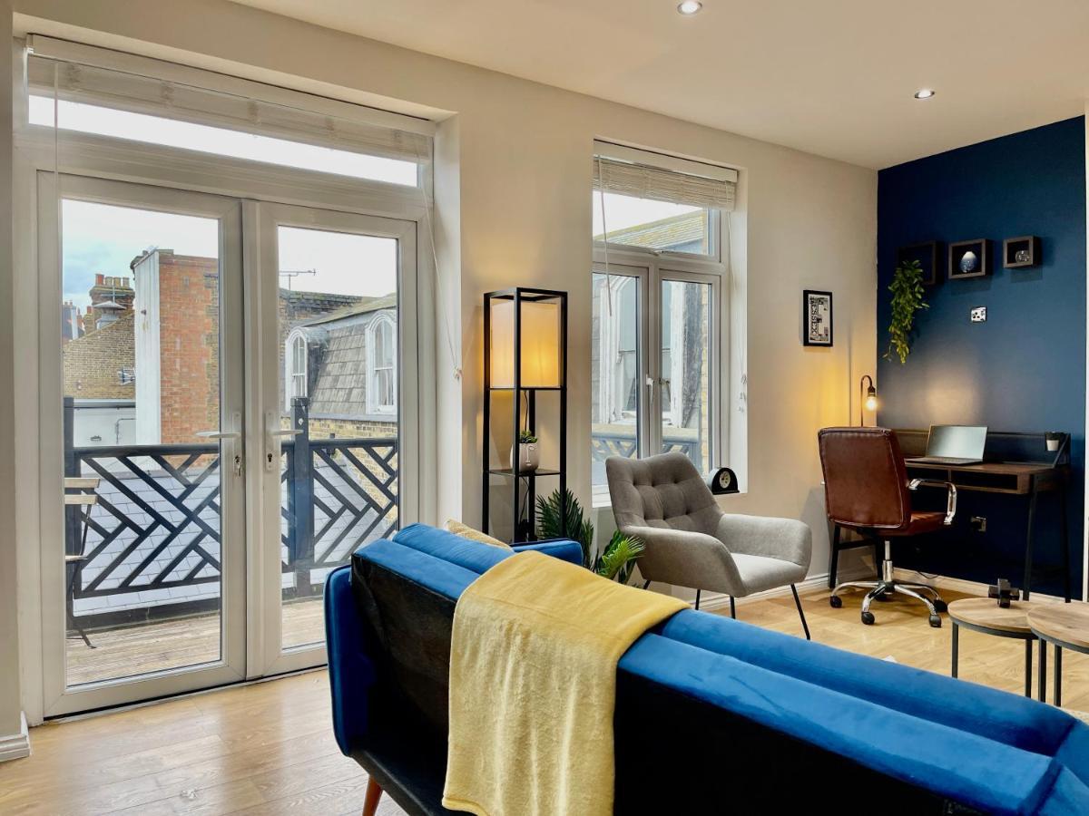 Appartamento City Centre Gem In Southend Near The Beach, Station And Parking Esterno foto