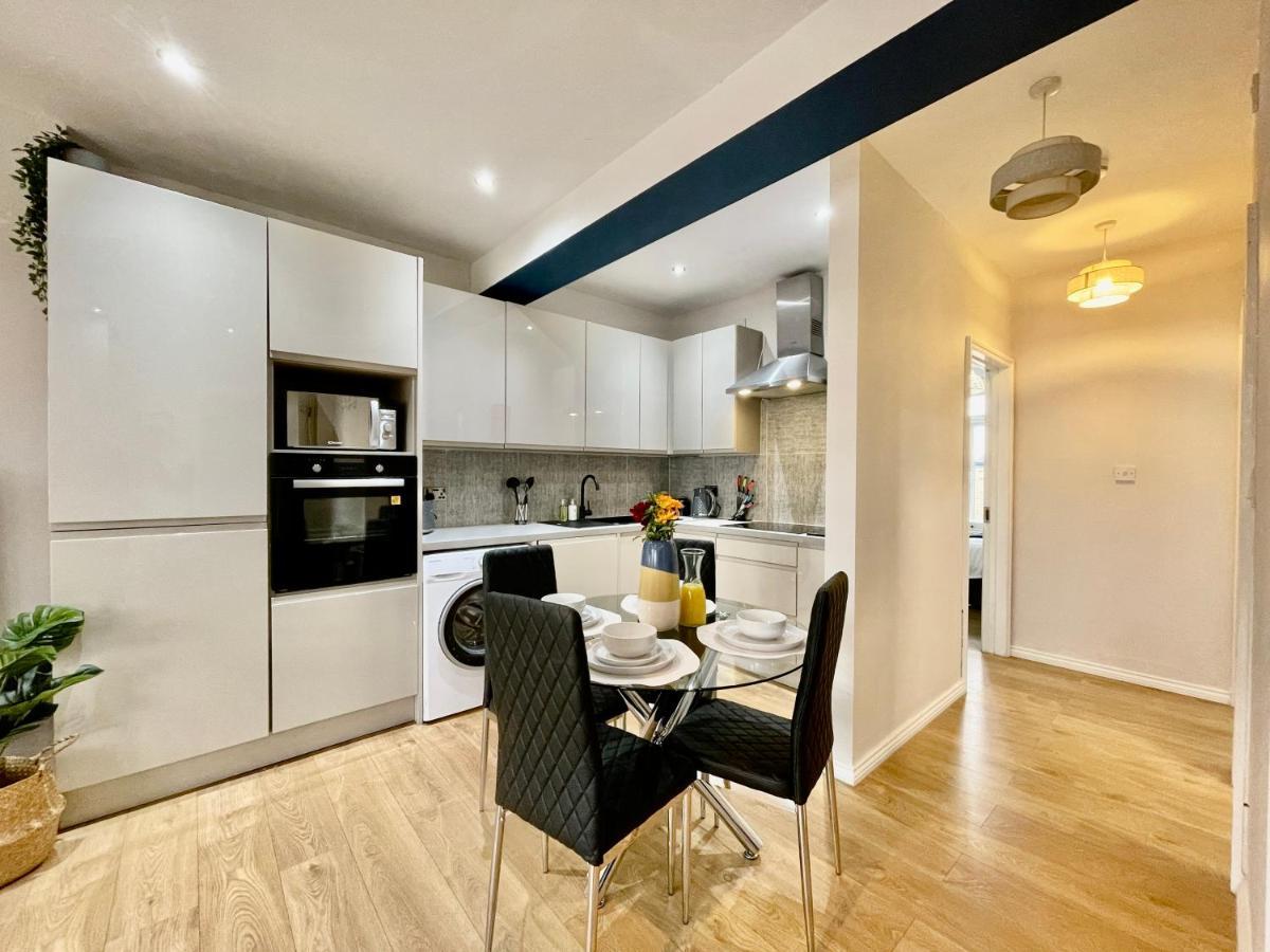 Appartamento City Centre Gem In Southend Near The Beach, Station And Parking Esterno foto