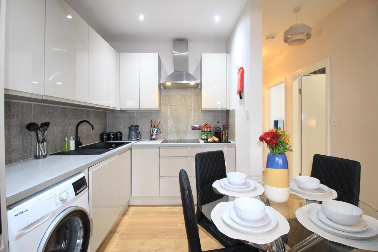 Appartamento City Centre Gem In Southend Near The Beach, Station And Parking Esterno foto