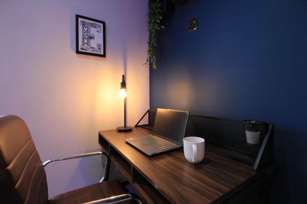 Appartamento City Centre Gem In Southend Near The Beach, Station And Parking Esterno foto