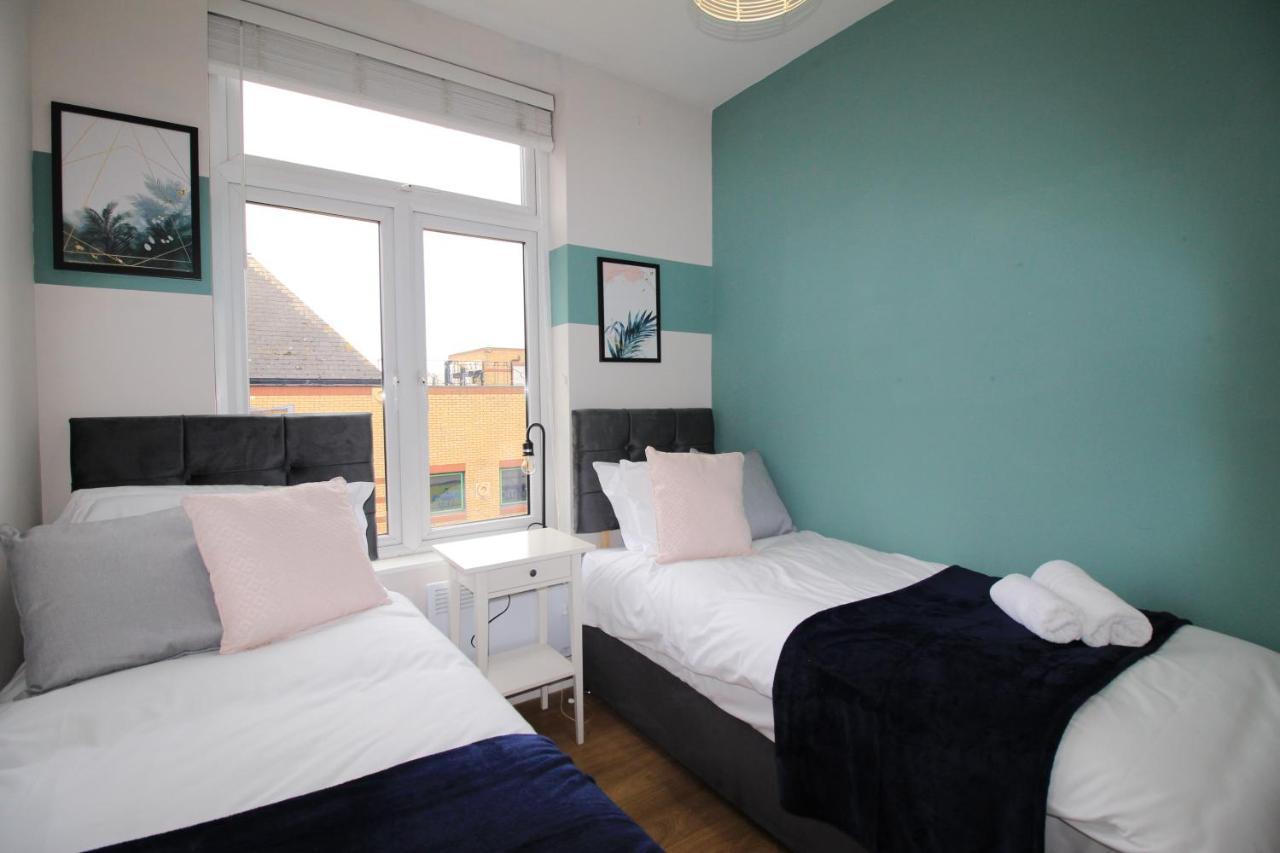 Appartamento City Centre Gem In Southend Near The Beach, Station And Parking Esterno foto